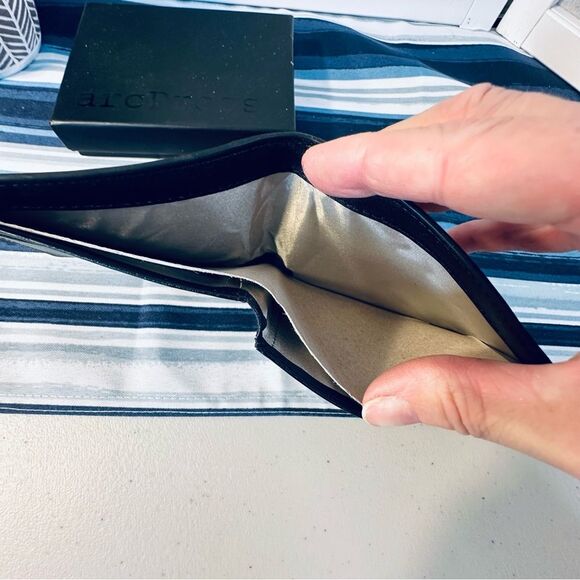 Arcpress Wallet - Picture 4 of 10